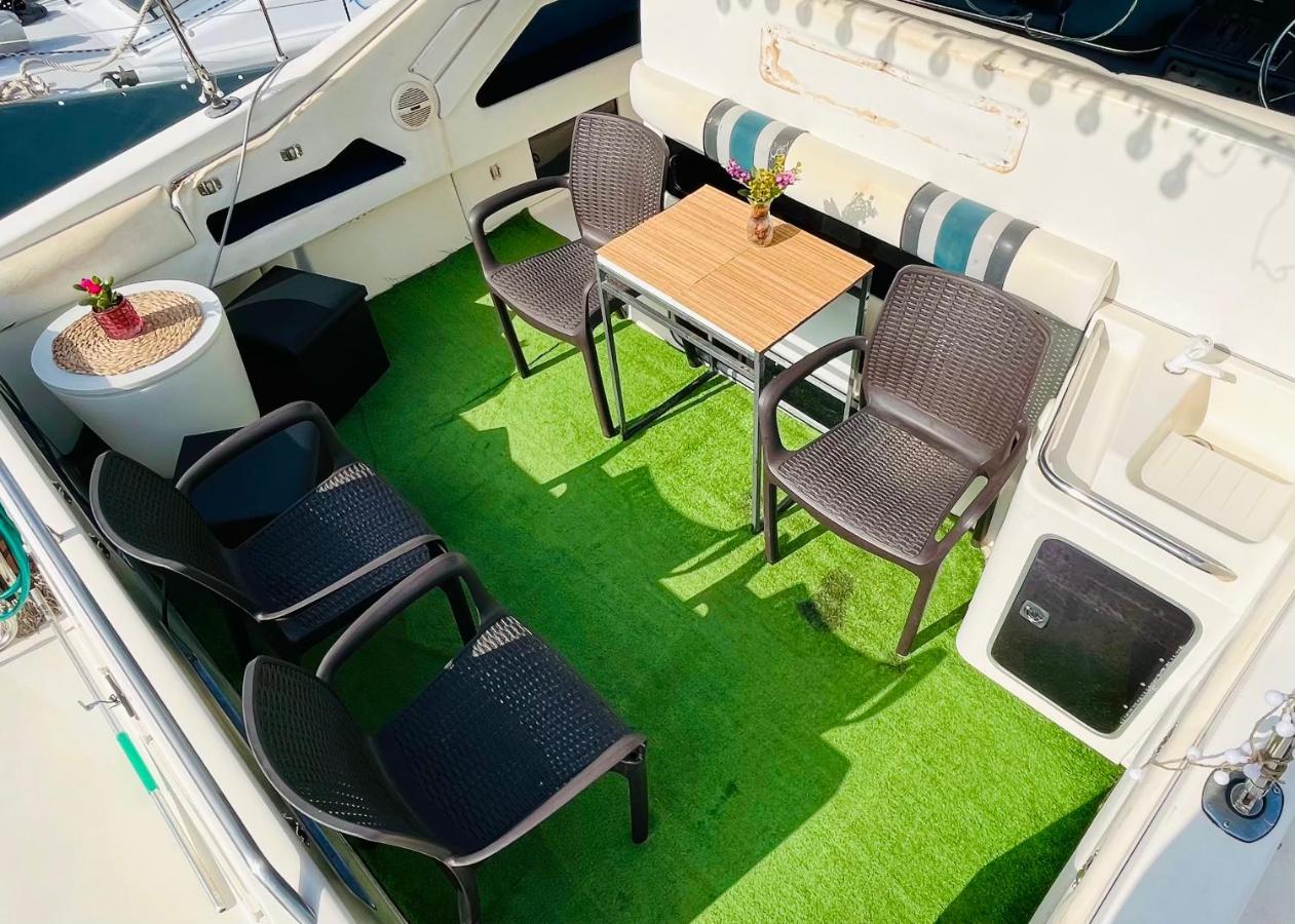 Yacht Hotel Barcelona Сан-Адриан-де-Бесос Экстерьер фото
