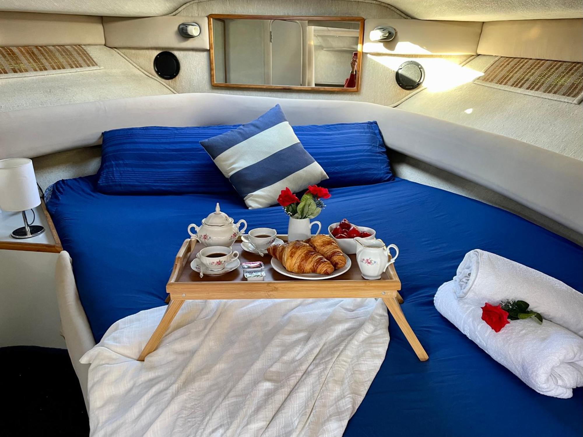 Yacht Hotel Barcelona Сан-Адриан-де-Бесос Экстерьер фото